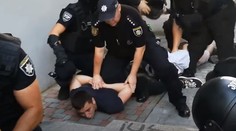 Pochod LGBT narušili nepokoje. Ukrajinská polícia zatkla desiatky ľudí