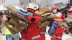 Potápači lokalizovali trup zrúteného indonézskeho lietadla