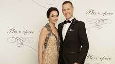 Matej Tóth na Plese v opere. Z jeho manželky nespustíte oči