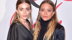 Olsenky sa obliekajú ako babičky, teraz sa konečne predviedli v plavkách