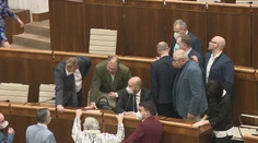 Koniec výtržnostiam v pléne: Koalícia chce, aby neposlušných poslancov krotila parlamentná stráž