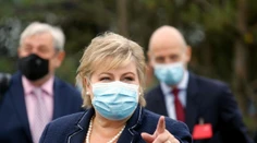 Nórska premiérka to prehnala s oslavami narodenín. Porušila nariadenia a dostala pokutu
