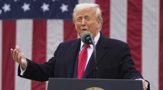 Trump zvyšuje clá na čínske tovary na 125 %. Zároveň zavádza pozastavenie zvýšených ciel pre 75 krajín