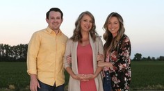 Žena (51) vynosila a porodila vlastnú vnučku. Dcéra predtým potratila dvojičky