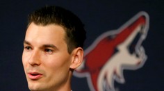 Arizonu povedie najmladší generálny manažér histórie NHL