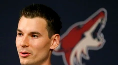 Arizonu povedie najmladší generálny manažér histórie NHL