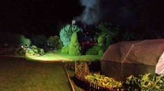 Blesk zapálil chatu. Českom sa opäť v noci prehnali silné búrky