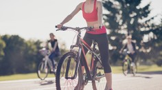 Lekári varujú vášnivé cyklistky. Ničí vás to tam dole a ohrozuje milostný život