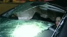 VIDEO: Vodička zázrakom prežila pád z 20-metrového nadjazdu. Nevolala záchranárom, ale priateľovi