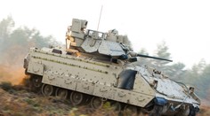 USA a Nemecko plánujú poslať Ukrajine vojenskú pomoc, súčasťou budú aj obrnené vozidlá Bradley