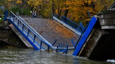FOTO: Most cez Hornád, ktorý plánovali zrekonštruovať, sa sám zrútil do rieky