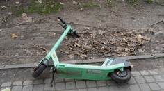 Záchranári tento rok zasahovali už pri stovkách úrazov kolobežkárov. Poradíme vám, ako jazdiť bezpečne