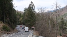 Začali sa prvé práce na oprave cesty cez horský priechod Vernár. Za zdržanie môže povolenie a vodovod