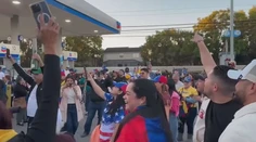 Venezuelčania oslavujú. Zosadenie prezidenta Madura vnímajú ako nádej, hovorí Barbara žijúca v Texase