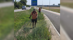 V horúčavách kosia už od šiestej ráno. Starostka chváli pracovníkov, obyvatelia sa búria