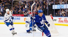 Tampa Bay podľahla Torontu, Černák pre zranenie nehral. Trápenie San José v Bostone pokračuje