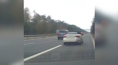 VIDEO: Milimetre od brutálnej zrážky. Šialený manéver vodiča na diaľnici pobúril ľudí