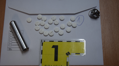 Biznis so zakázanými látkami v leopoldovskej väznici. Zadržali pedagóga aj jeho komplicov