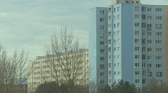 Vlastné bývanie na Slovensku nie je pre mladých. Koľko musíme pracovať, aby sme si mohli kúpiť nehnuteľnosť?