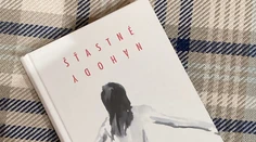 Kniha, ktorá pomáha týraným ženám. Šťastné náhody