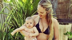 Modelka dojčila na verejnosti. S odhaleným prsníkom nemala problém