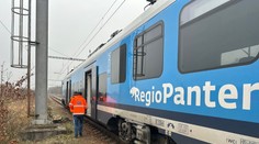 Zrážka vlakov v Česku: Nehoda si vyžiadala mnoho zranených, Slováci by medzi nimi byť nemali