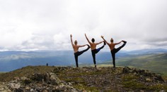 Kamarátky zavádzajú na internete nový trend: Fotky hore bez