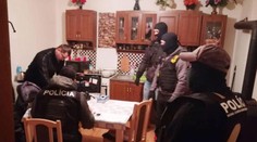 V Leviciach prežila peklo: Len 19-ročnú ženu väznili, týrali a nútili k prostitúcii