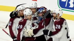 MacKinnon rozhodol o výhre Colorada v Calgary, Avalanche tak vyrovnali sériu