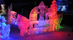 Nádherné ľadové sochy. Pozrite si, čo všetko sa dá vytvoriť z ľadu