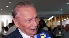 Prezidentskú penziu si užíva prácou. Rudolf Schuster natočil film, ukázal nám zábery zo súkromného archívu