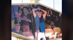 Babička ovládla športový zápas. Svoj radostný tanec zavŕšila iba v podprsenke