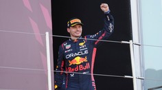 Max Verstappen sa stal majstrom sveta F1. Definitívne o tom rozhodla kolízia jeho tímového kolegu