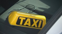 Odvezie vás po ôsmej večer taxík? Taxikári za rok takmer vymizli z ulíc a hrozí im krach