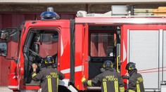 Vo Veľkých Levároch horel rodinný dom, štyria ľudia skončili v nemocnici