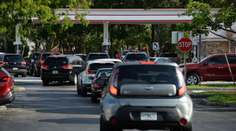 Liter benzínu len za 1 cent. Chyba zamestnanca pumpy spôsobila šialenstvo