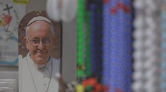 Rím je už teraz plný turistov a veriacich. A do talianskej metropoly prichádzajú ďalší