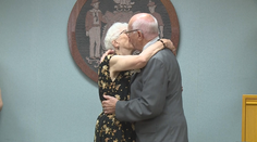 Lásku vek neobmedzuje. Vyše 80-roční zaľúbenci si povedali svoje „áno“