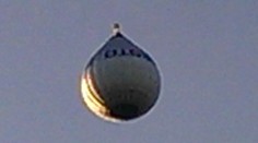 Vidíte dobre! Spýtali sme sa, prečo balón nad Zvolenom letel "naopak"