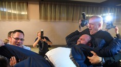 Vtipný moment z osláv v Košiciach: Jaroslav Polaček dostal po víťazstve „hobla“