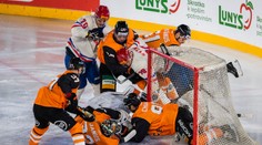 Rekordná návšteva tlieskala hokeju na vode. Slovan oslávil storočnicu otočkou s Košicami a vedie ligu