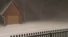 Viaceré oblasti Slovenska sa zobudili do bieleho rána. Aj v nedeľu platia zvýšené výstrahy