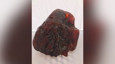 Babka z Rumunska našla kameň a používala ho ako zarážku na dvere. Netušila, akú obrovskú cenu má