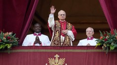 Pápež v požehnaní Urbi et Orbi apeloval na dialóg medzi Ruskom a Ukrajinou