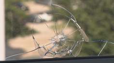 Strieľajúci fantóm stále uniká polícii. Vydesil rodiny v Bratislave a zostali po ňom diery v oknách