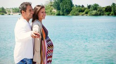 Nela Pocisková s malým Hektorom na saniach. Foto vnútri