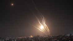 Nočné ostreľovanie Izraela. Rakety lietali nad Tel Avivom i Jeruzalemom