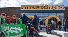 Otvorili novú tržnicu v Petržalke: Pozrite sa, ako to v nej vyzerá