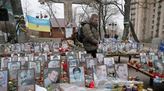 Ukrajina si pripomenula "krvavý" Majdan, radikáli napadli ruské banky