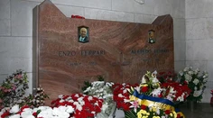 Zlodeji chceli z hrobu ukradnúť telo slávneho Enza Ferrariho
